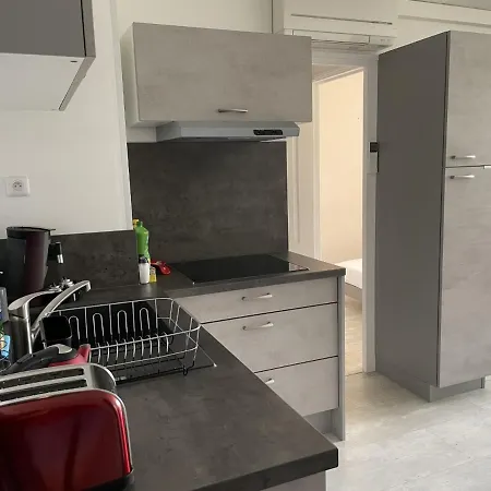 - 25m2 Avec Balcon - 4p Апартаменты *