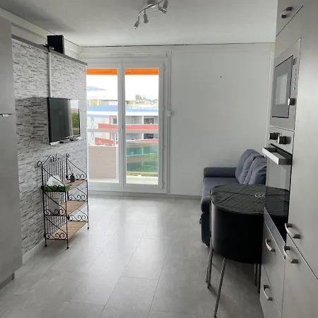 - 25m2 Avec Balcon - 4p Apartment *