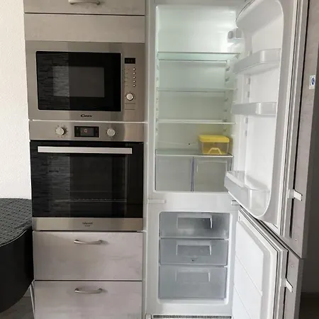 Apartman - 25m2 Avec Balcon - 4p