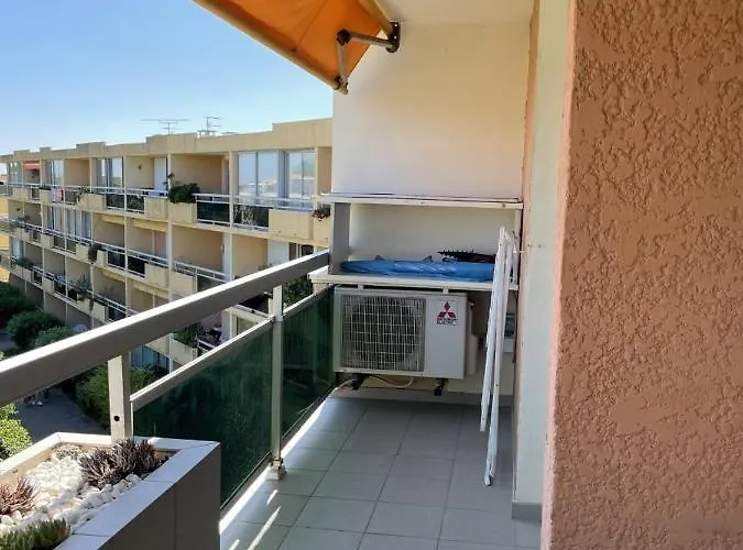Appartement - 25m2 Avec Balcon - 4p *